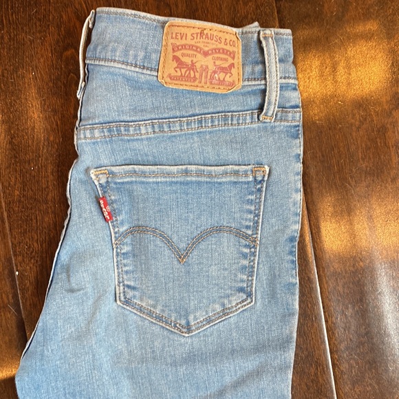 Levi’s Super Skinny High Rose Jeans - Picture 4 of 5